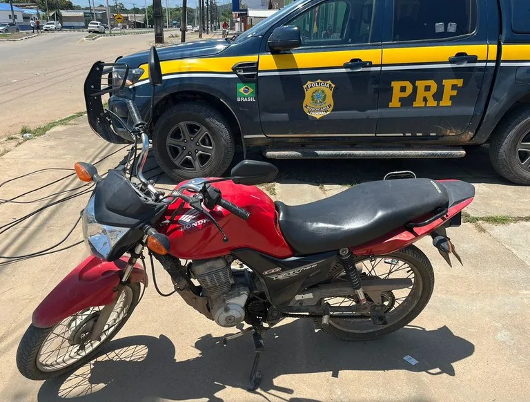 Os veículos adulterados e condutores foram apresentados na Polícia Civil de Mucajaí. (Foto: rerpodução/PRF)