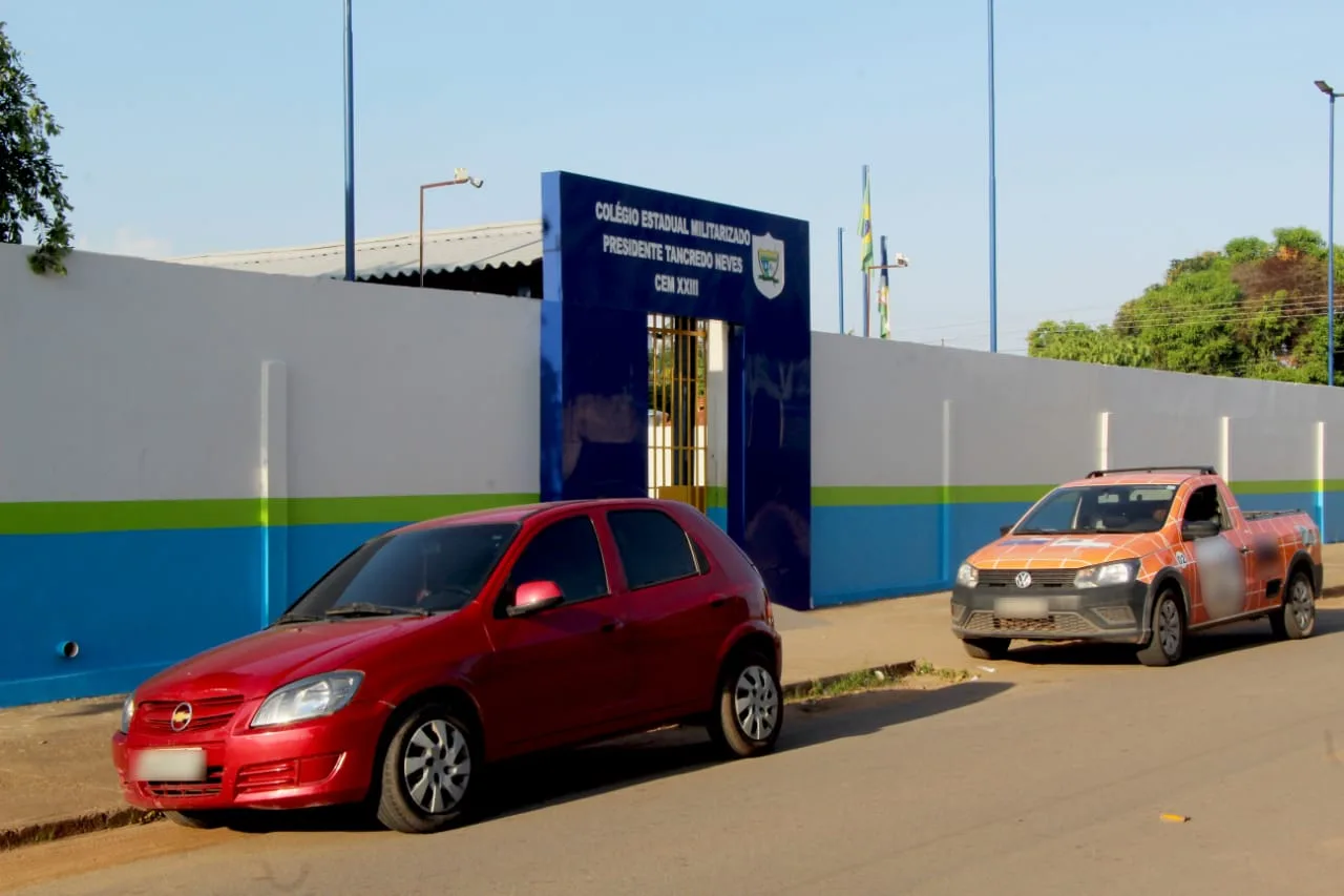 Pais relataram que constantes remarcações na data de reinauguração estariam impedindo o retorno presencial das aulas — Foto: Wenderson Cabral/FolhaBV