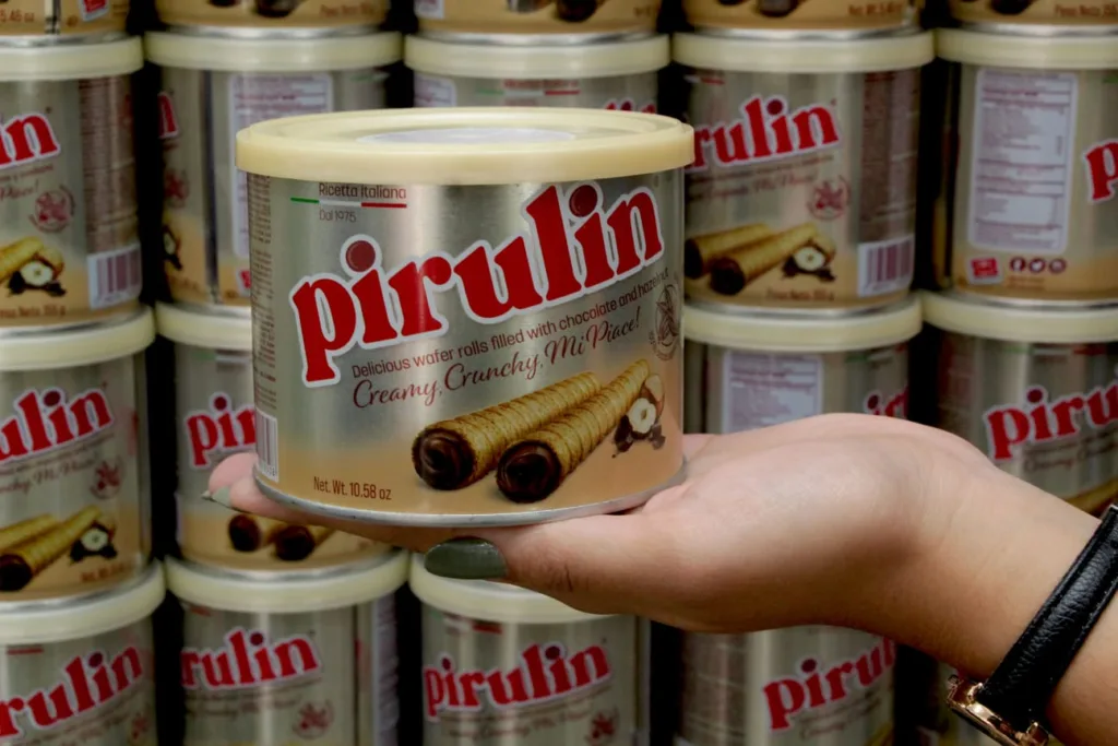 Nos últimos dias, uma promoção relâmpago de pirulin em um mercado da capital atraiu centenas de clientes (Foto: Wenderson Cabral/FolhaBV)