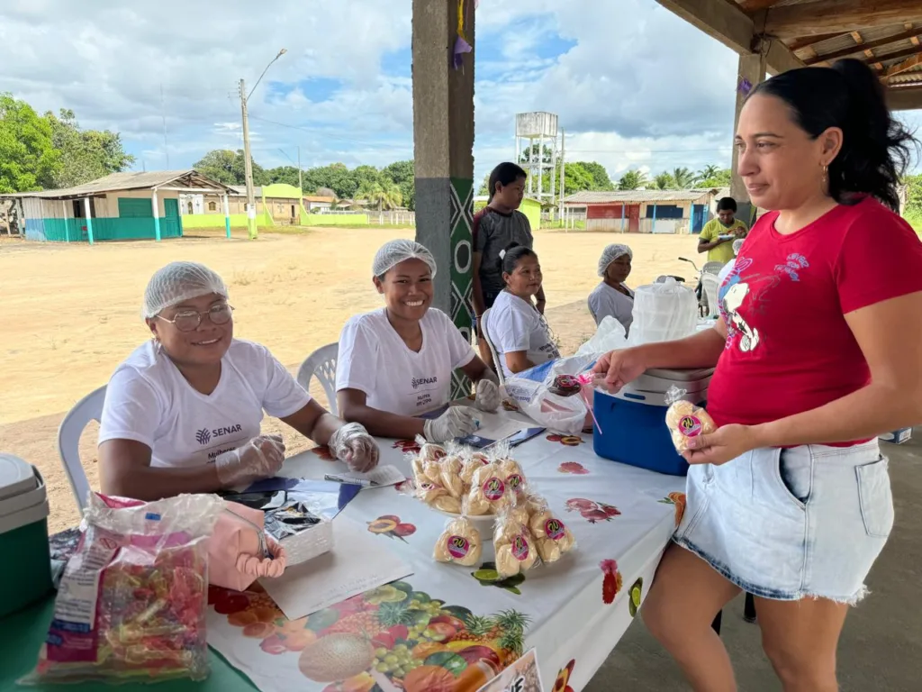 A feira marca o ponto alto do programa Mulheres em Campo, uma iniciativa voltada para o fortalecimento do empreendedorismo feminino no meio rural. (Foto: Fernanda Marins)