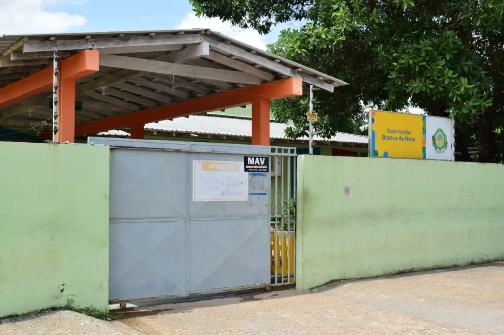 Cerca de cinco salas de aula estão com as centrais de ar sem funcionar, diz denuciante (Foto: Nilzete Franco/FolhaBV)