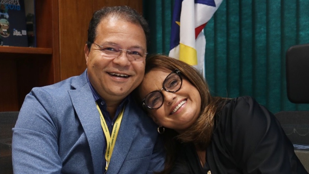 O empresário Renildo Lima e sua esposa, a deputada federal Helena Lima