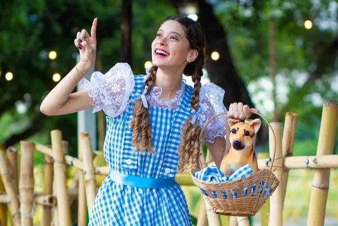 A história apresenta Dorothy Gale, uma menina do Kansas que é levada por um tornado para a fantástica terra de Oz (Foto: Fabiane Barros)