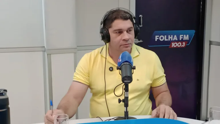 O vereador eleito Marcelo Nunes durante o programa Agenda da Semana, da Folha FM (Foto: Folha FM)