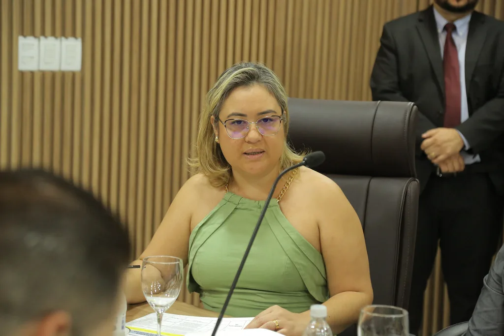 A secretária estadual de Saúde, Cecília Lorenzon, durante reunião de comissão da Assembleia Legislativa de Roraima - 27.09.2023 (Foto: Eduardo Andrade/SupCom ALE-RR)