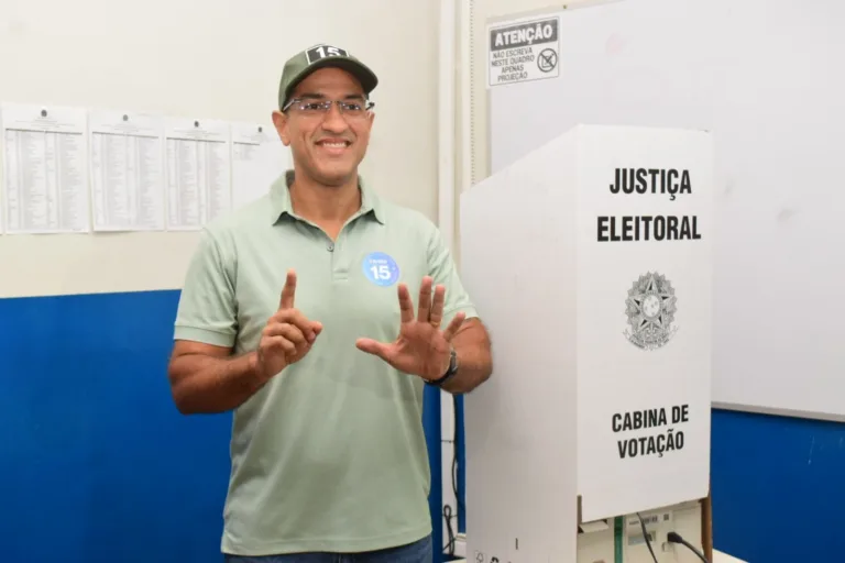 Arthur Henrique votou na UERR (Foto: Nilzete Franco/FolhaBV)