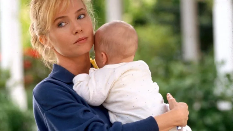 O primeiro filme contou com Rebecca De Mornay no papel da babá (Foto: Divulgação)