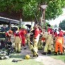 Bombeiros que aturam no incêndio (Foto: Nilzete Franco/FolhaBV) 