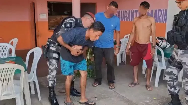 Familiares da vítima pediram socorro à equipe da Força Tática, após tentarem desengasgar o homem e não ter sucesso (Foto: Reprodução)