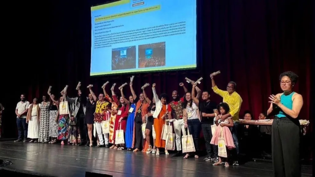 Finalistas de diversos estados brasileiros estiveram presentes na cerimônia do Prêmio, que busca identificar e valorizar práticas pedagógicas exitosas de professoras e gestoras da educação básica (Foto: Arquivo Pessoal)