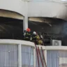 As equipes do Corpo de Bombeiros estão no local desde às 13h20. (Foto: Wenderson Cabral/FolhaBV)