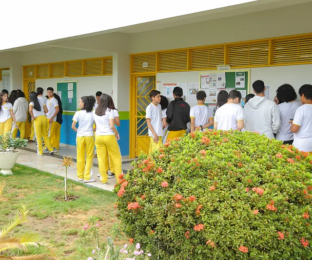 As escolas também deverão afixar cartazes com os meios de contato disponíveis para denúncias. (Foto: Eduardo Andrade/ Arquivo SupCom)