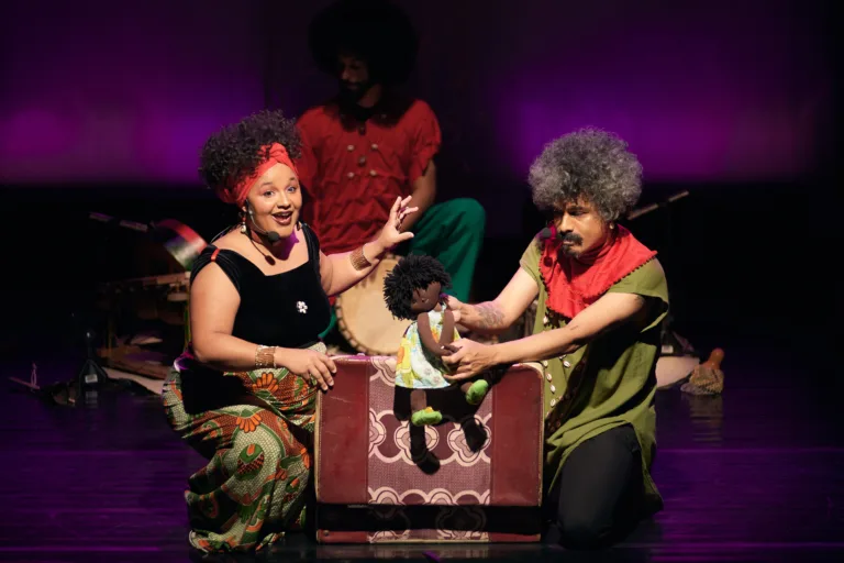 Teatro afro-indígena do Paraná se apresenta em Boa Vista