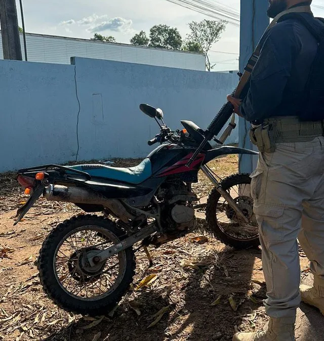 O veículo foi recuperado em Rorainópolis (Foto: Divulgação/PRF)