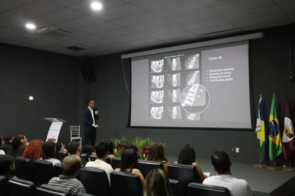 Ciclo de palestras aborda diversos assuntos relevantes à odontologia na atualidade — Foto: José Magno/FolhaBV