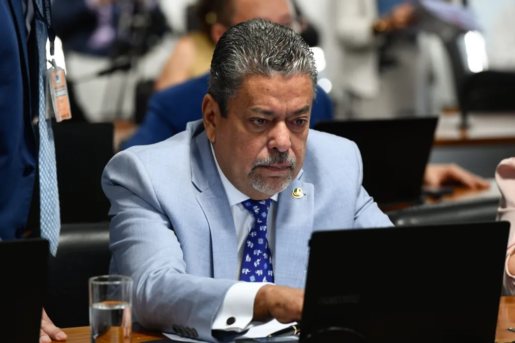 O senador Dr. Hiran na Comissão de Educação, Cultura e Esporte do Senado (Foto: Roque de Sá/Agência Senado)