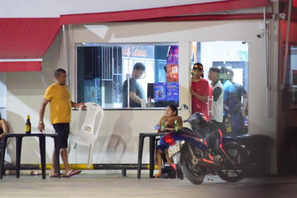 Conveniência funciona antes das eleições (Foto: Nilzete Franco/FolhabV)