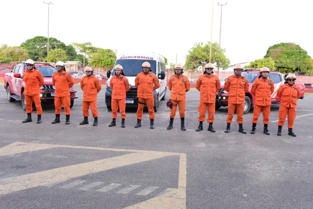 Bombeiros de Roraima passaram 45 dias em missão para combater incêndios florestais no Amazonas (Foto: Secom-RR)