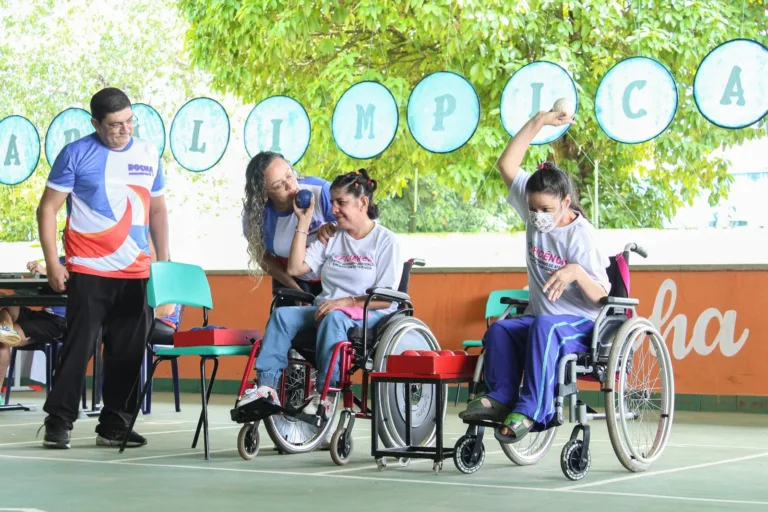 Podem participar do torneio pessoas com deficiência que utilizam cadeira de rodas, estudantes de 7 a 17 anos e adultos acima de 18 anos — Foto: Ascom/Seed