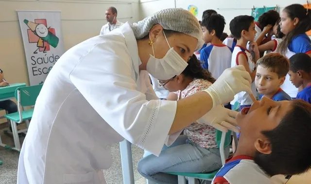 O Programa oferta ações e serviços de prevenção, promoção e atenção da saúde de crianças, adolescentes e jovens do ensino público básico. (Foto: Divulgação/Agência Brasil)