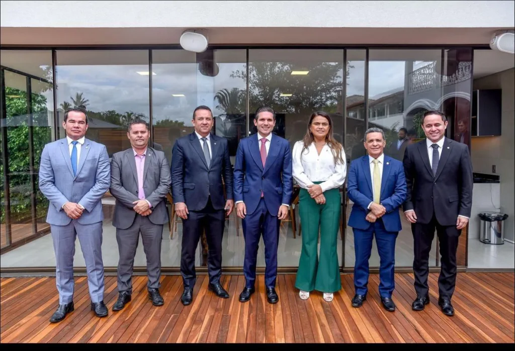 Reunião de deputados de Roraima com o candidato à presidência da Câmara dos Deputados, Hugo Motta (Foto: Divulgação)