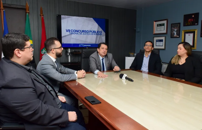 O presidente do TJRR convocou uma coletiva de imprensa para falar sobre o concurso (Foto: Nilzete Franco/FolhaBV)