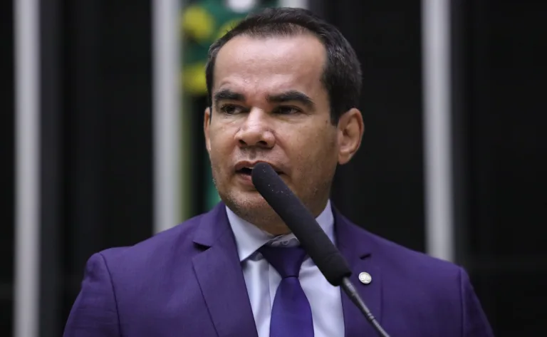 O deputado federal Defensor Stélio Dener na tribuna da Câmara dos Deputados (Foto: Mário Agra/Câmara dos Deputados)