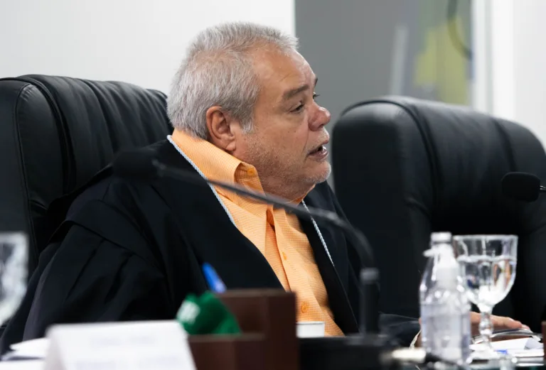 O conselheiro do TCE, Joaquim Pinto Souto Maior Neto, durante sessão desta quinta-feira (Foto: TCE-RR)