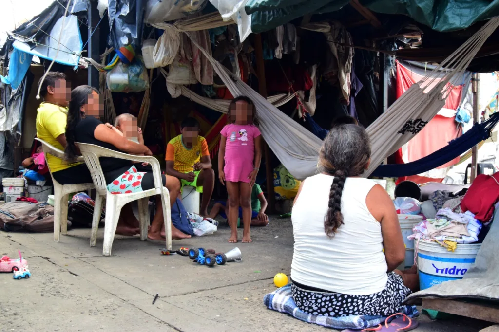 A ocupação está localizada no ginásio Pintolândia, onde funcionava um abrigo para imigrantes (Foto: Nilzete Franco/FolhaBV)