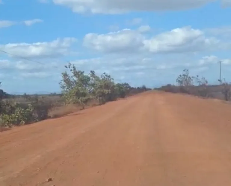 Trecho da BR-401, em Normandia, sem pavimentação (Foto: Arquivo pessoal)