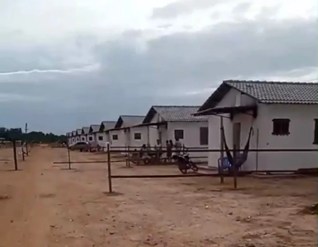 Estão sendo construídas 100 habitações como parte de um programa habitacional do município (Foto: Arquivo pessoal)