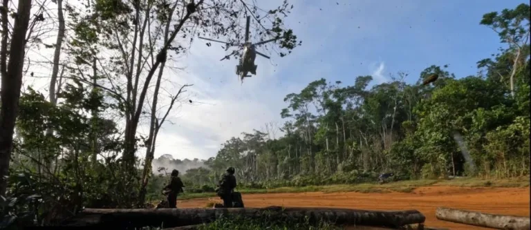 As ações buscam preservar o território e proteger as comunidades indígenas que vivem sob a ameaça constante da invasão garimpeira. (Foto: Comando Operacional Conjunto Catrimani II)