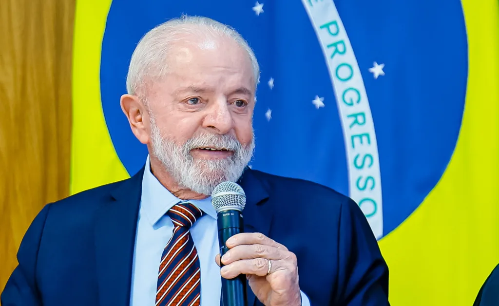 O presidente Luiz Ináccio Lula da Silva em reunião com as lideranças dos grupos de engajamento do G20, em cerimônia no Palácio do Planalto (Foto: Ricardo Stuckert/PR)