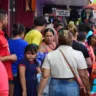 Comércio na Avenida Ataíde Teive (Foto: Nilzete Franco/FolhaBV)