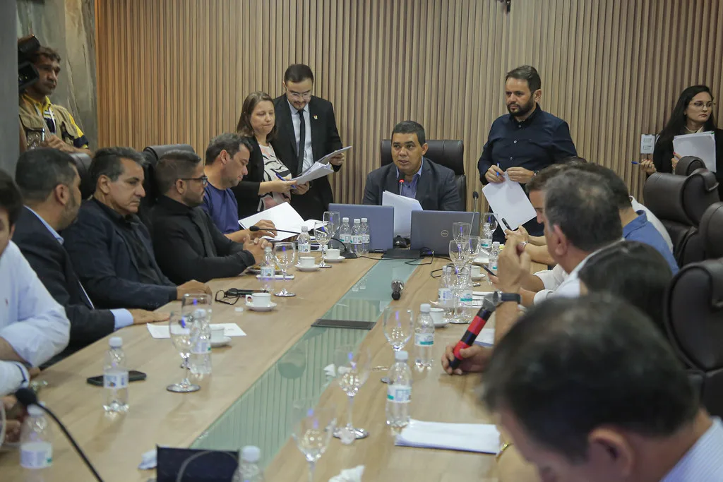 Os deputados estaduais de Roraima em sessão extraordinária - 01.02.2024 (Foto: Eduardo Andrade/SupCom ALE-RR)