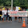 Manifestação foi realizada na rotatória de entrada do bairro Cidade Satélite. (Foto: Wenderson Cabral/FolhaBV)