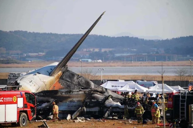 Apenas duas pessoas sobreviveram ao acidente (Foto: Jung Yeon Je/AFP)