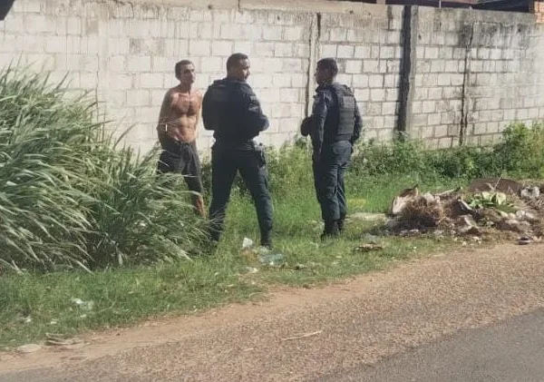 O homem tentou se esconder atrás de uma moita (Foto: Divulgação) 