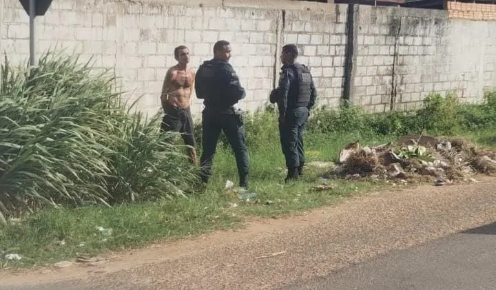 O homem tentou se esconder atrás de uma moita (Foto: Divulgação) 