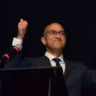 O prefeito de Boa Vista, Arthur Henrique, durante discurso de posse para o segundo mandato no Teatro Municipal (Foto: Nilzete Franco/FolhaBV)