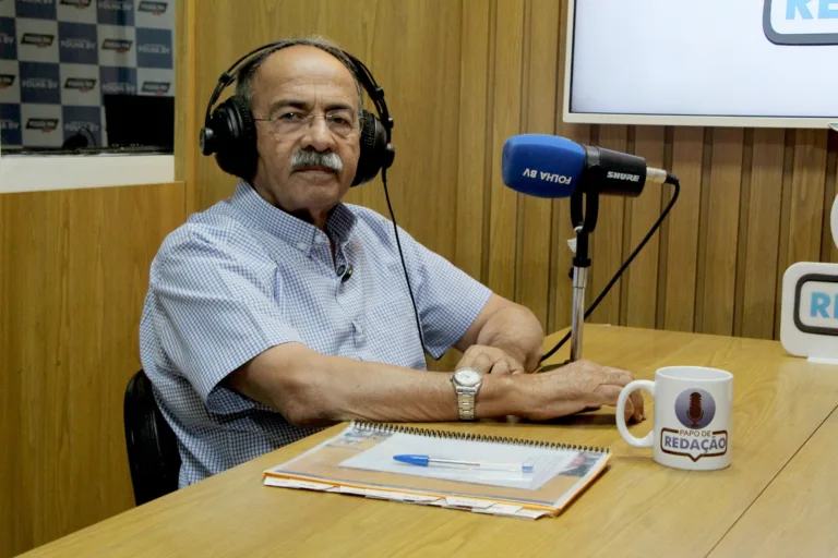 O senador Chico Rodrigues durante entrevista ao podcast Papo de Redação (Foto: Wenderson Cabral/FolhaBV)