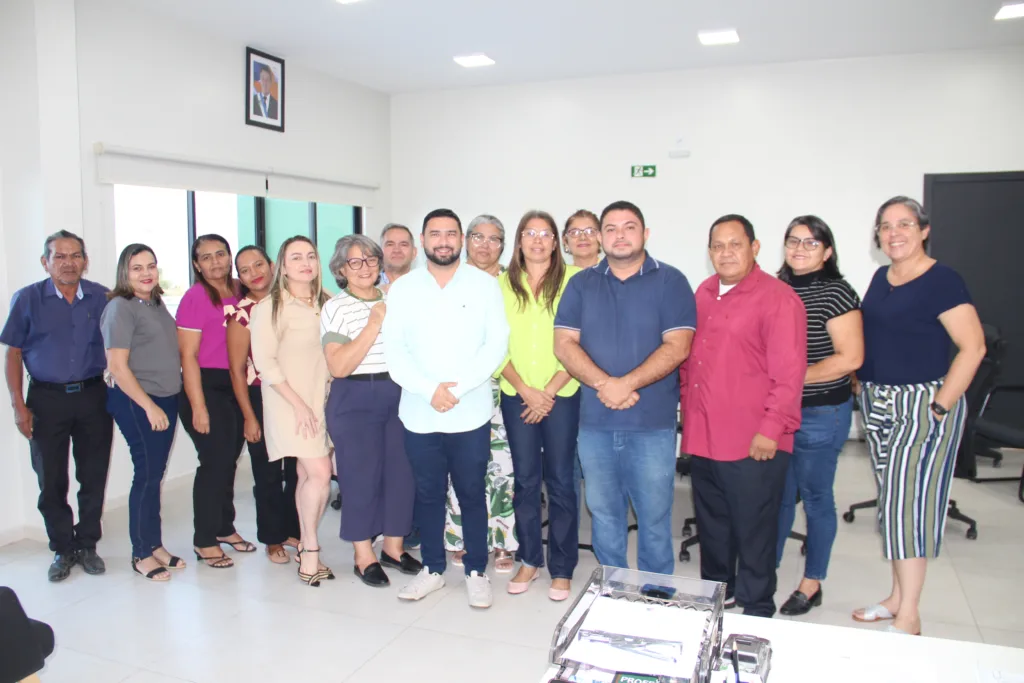 Posse dos conselheiros do Fundeb. (Foto: Fundeb)