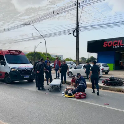 O SAMU fez atendimento ao motociclista (Foto: Dina Vieira/FolhaBV)