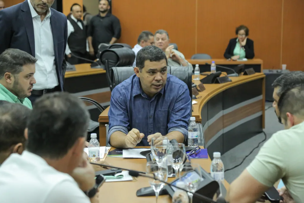 Os deputados estaduais de Roraima durante a última sessão extraordinária - 30.12.2024 (Foto: Eduardo Andrade/SupCom ALE-RR)