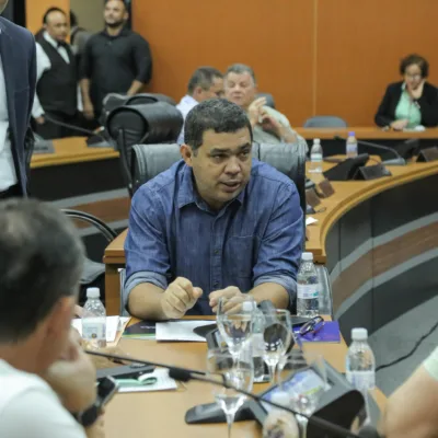 Os deputados estaduais de Roraima durante a última sessão extraordinária - 30.12.2024 (Foto: Eduardo Andrade/SupCom ALE-RR)