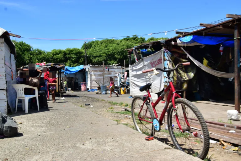 Local onde ocorreram os disparos (Foto: Nilzete Franco/FolhaBV)