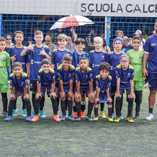 Após carreira vitoriosa, com títulos, Jerinha segue treinando crianças. Crédito: divulgação