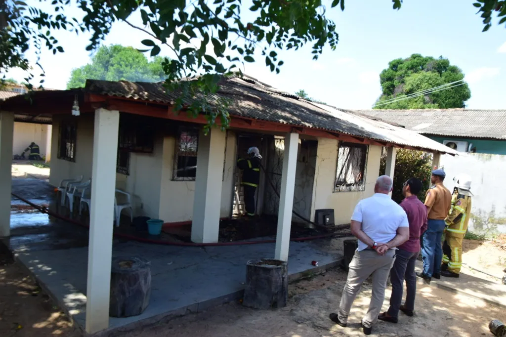 incêndio ocorreu na manhã desta quinta-feira, 16 (Foto: Nilzete Franco/FolhaBV)