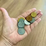 Crise financeira: 70% já perderam o sono e 32% relatam insônia causada por dívida (Foto: Raisa Carvalho)