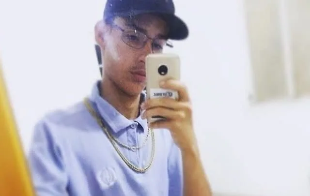 Antônio Victor Diniz Benevides, de 23 anos, foi assassinado a tiros na madrugada deste domingo (19. (Foto: Reprodução/Facebook)